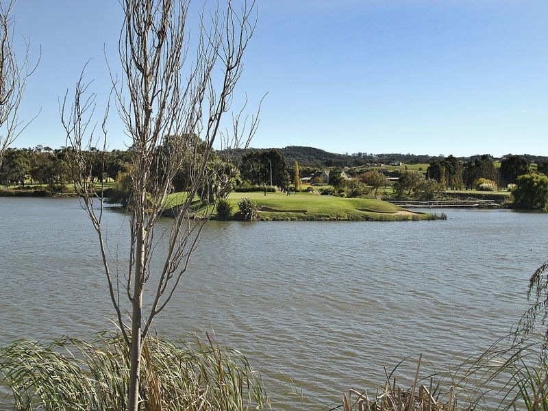 44 Augusta Way, Hidden Valley VIC 3756