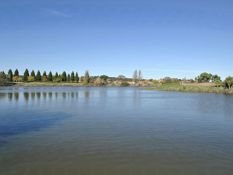 44 Augusta Way, Hidden Valley VIC 3756