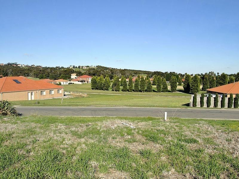 7 St Andrews Close, Hidden Valley VIC 3756