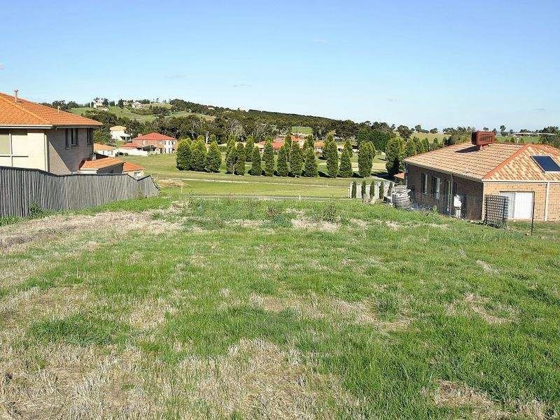 7 St Andrews Close, Hidden Valley VIC 3756