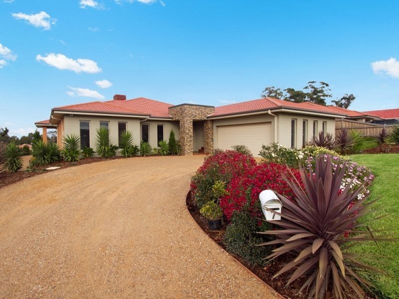 7 Aurina Drive, Hidden Valley VIC 3756