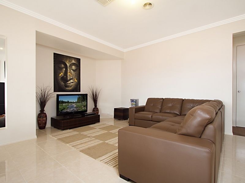 7 Aurina Drive, Hidden Valley VIC 3756