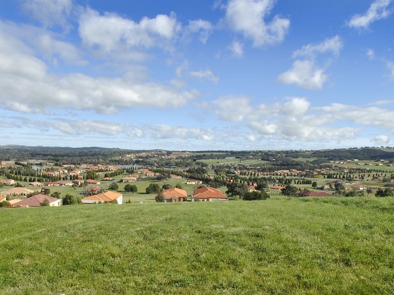 12 Toscana Way, Hidden Valley VIC 3756