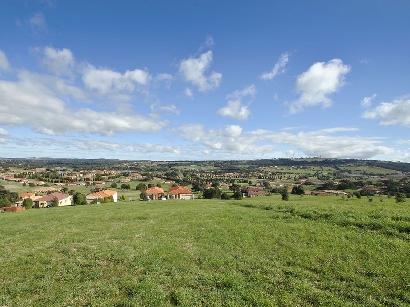 12 Toscana Way, Hidden Valley VIC 3756