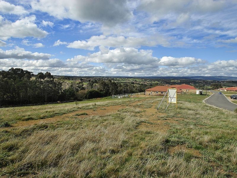 34 Aurina Drive, Hidden Valley VIC 3756