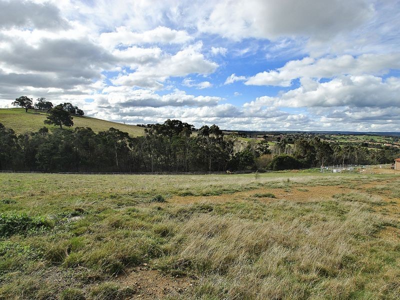 34 Aurina Drive, Hidden Valley VIC 3756