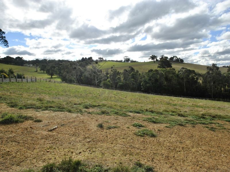 34 Aurina Drive, Hidden Valley VIC 3756