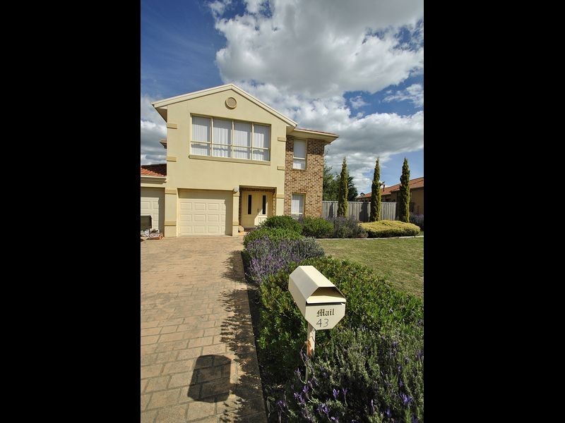 43 Augusta Way, Hidden Valley VIC 3756