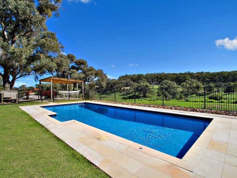 9 Fina Court, Hidden Valley VIC 3756