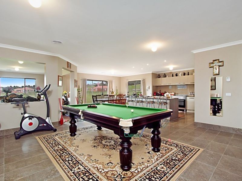 16 Cavallo Crescent, Hidden Valley VIC 3756