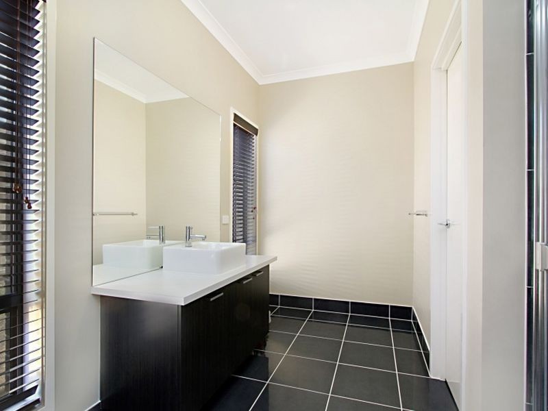 76 Wallara Waters Boulevard, Wallan VIC 3756