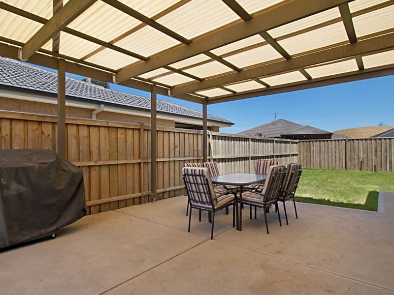 76 Wallara Waters Boulevard, Wallan VIC 3756