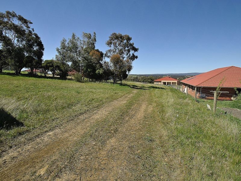 8 Carmelo Court, Hidden Valley VIC 3756