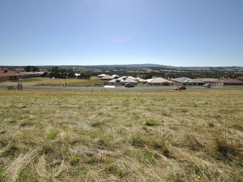3 Ritaco Way, Hidden Valley VIC 3756