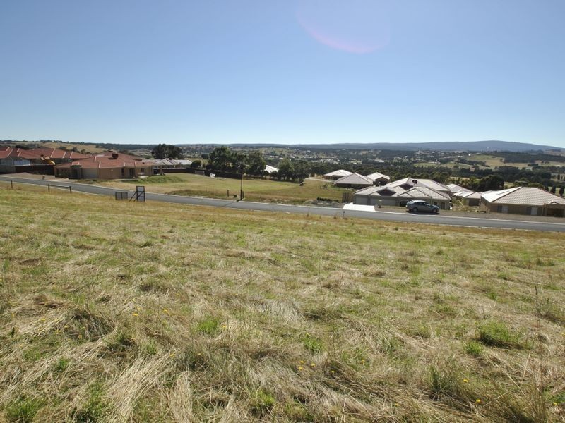 3 Ritaco Way, Hidden Valley VIC 3756