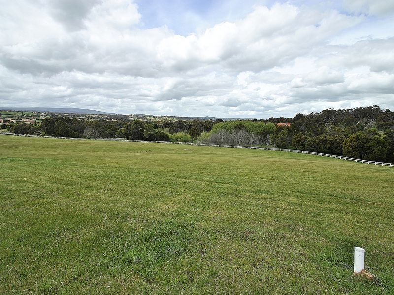 81 Siena Way, Hidden Valley VIC 3756