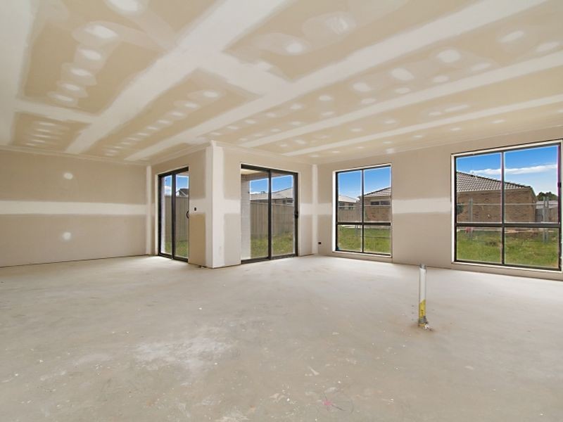 35 Adrian Circuit, Wallan VIC 3756