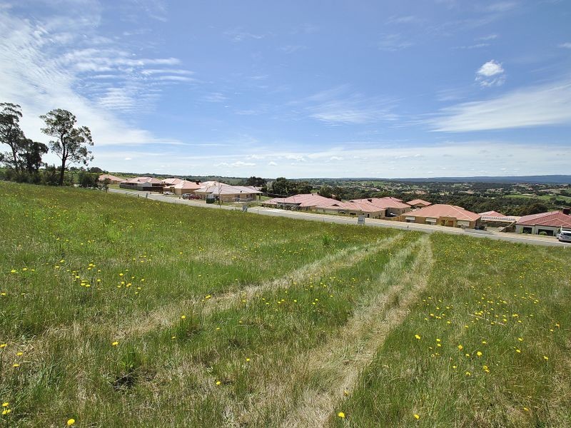 7 Ritaco Way, Hidden Valley VIC 3756