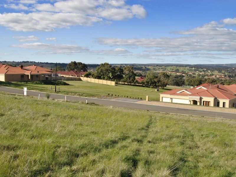 5 Ritaco Way, Hidden Valley VIC 3756