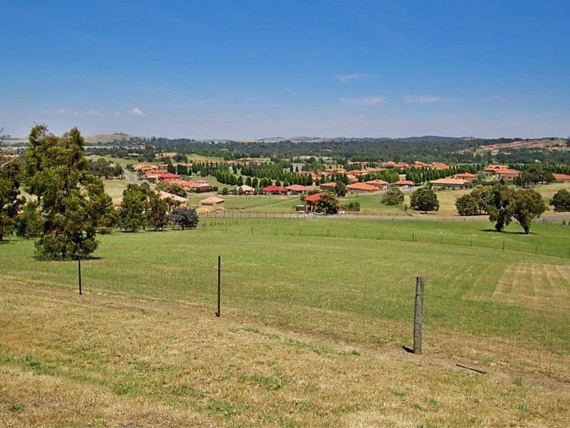 53 Toscana Way, Hidden Valley VIC 3756