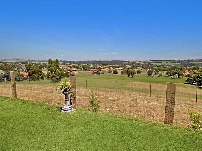 53 Toscana Way, Hidden Valley VIC 3756