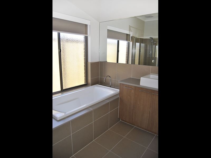 18 Greenvale Avenue, Wallan VIC 3756