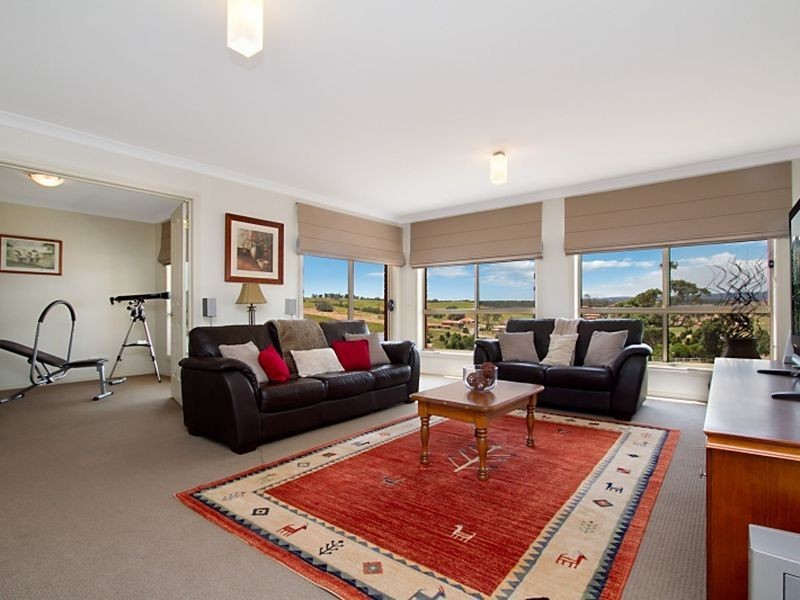 25 Siena Way, Hidden Valley VIC 3756