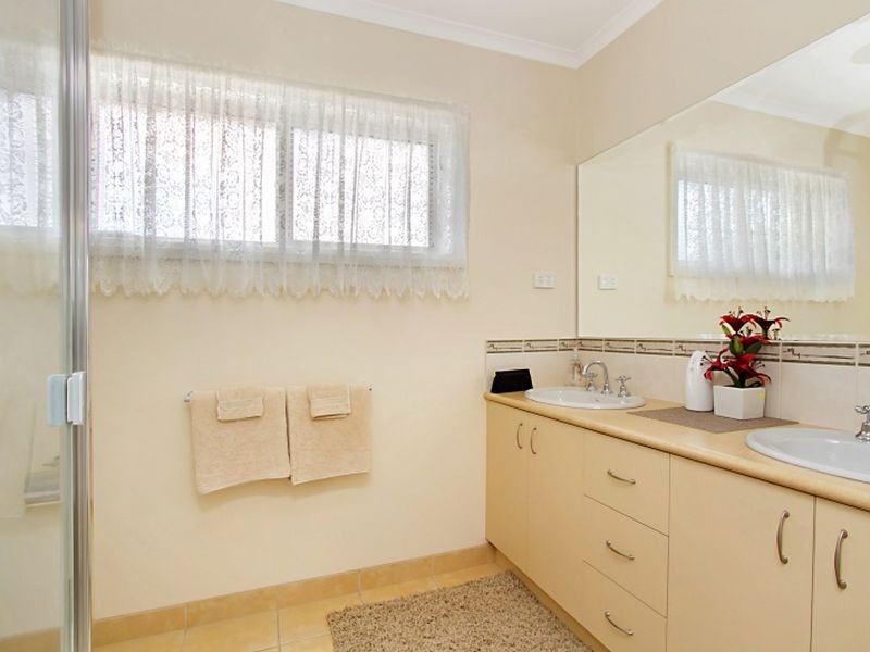 72 The Elms Boulevard, Kilmore VIC 3764