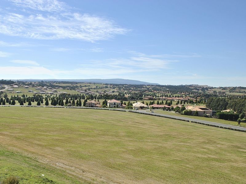 53 Siena Way, Hidden Valley VIC 3756