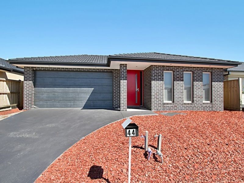 44 Buckland Hill Drive, Wallan VIC 3756