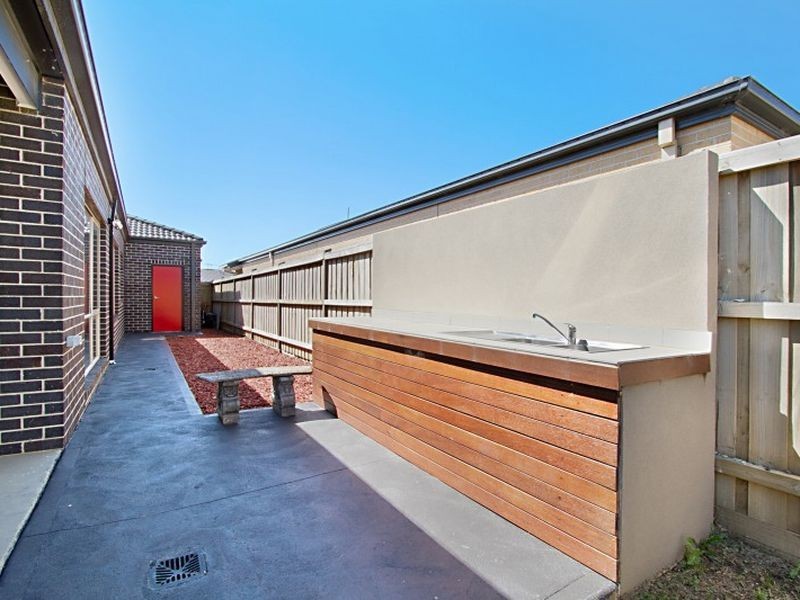 44 Buckland Hill Drive, Wallan VIC 3756