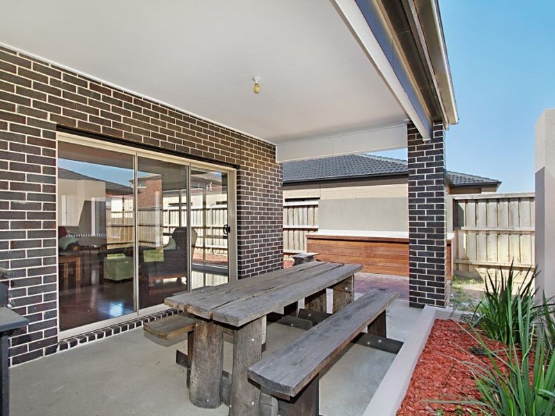 44 Buckland Hill Drive, Wallan VIC 3756