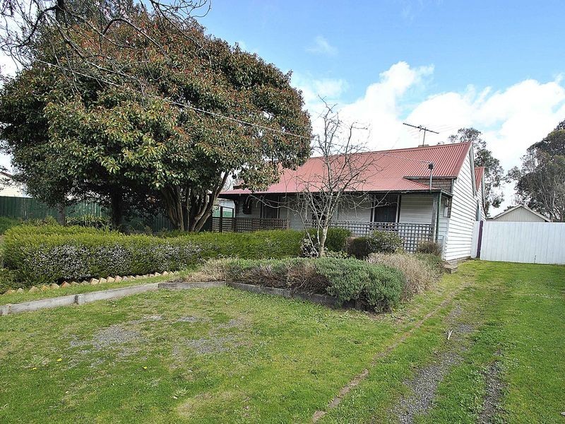 21 Pohlman Street, Romsey VIC 3434