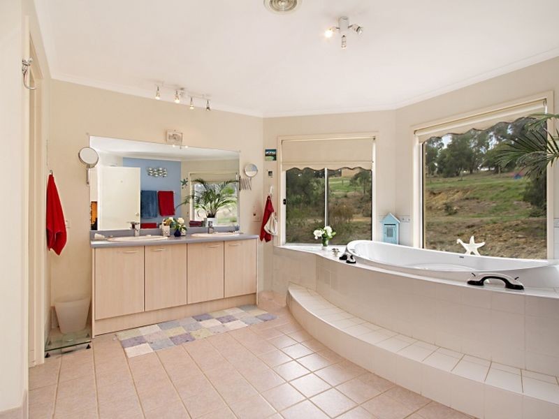 1120 Valley Drive, Hidden Valley VIC 3756