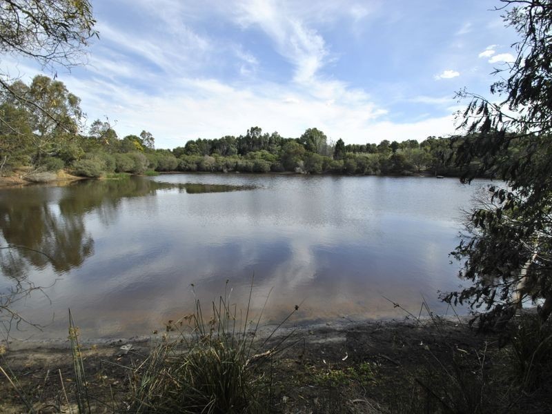 157 Valley Drive, Hidden Valley VIC 3756