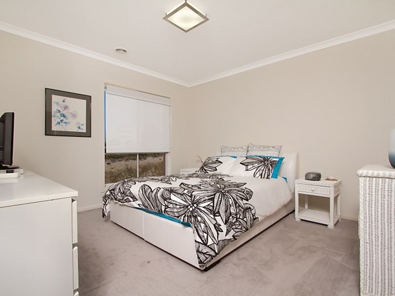 8 The Heights, Hidden Valley VIC 3756