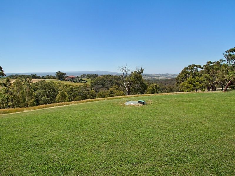 8 The Heights, Hidden Valley VIC 3756