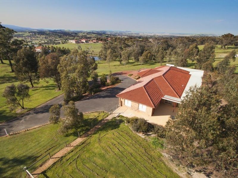 107 Dolomite Rise, Hidden Valley VIC 3756