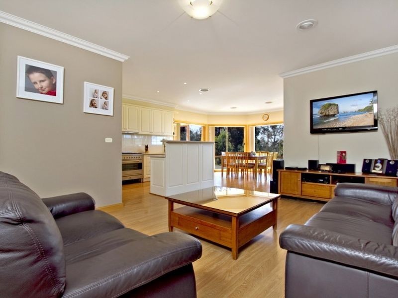 107 Dolomite Rise, Hidden Valley VIC 3756