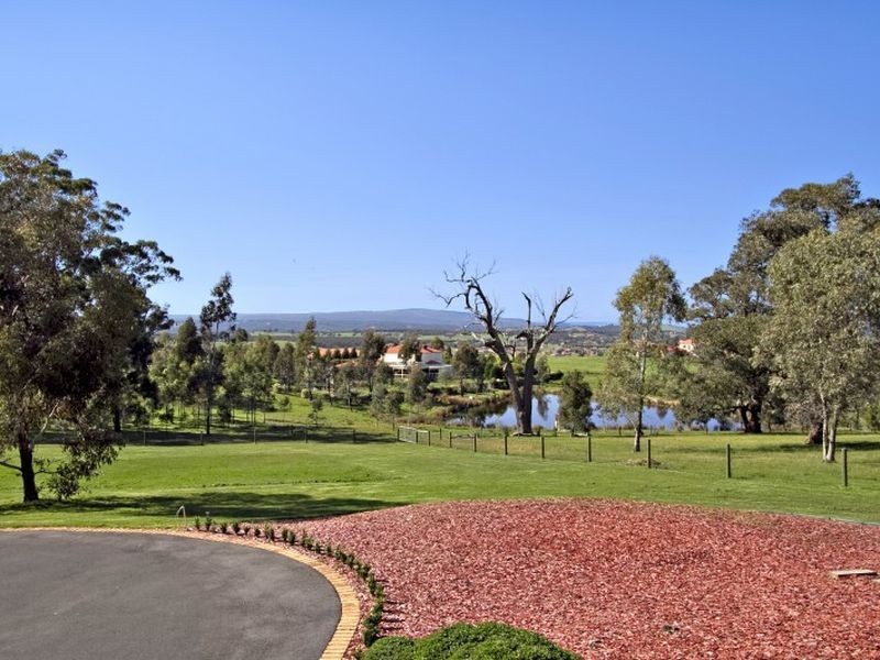 107 Dolomite Rise, Hidden Valley VIC 3756