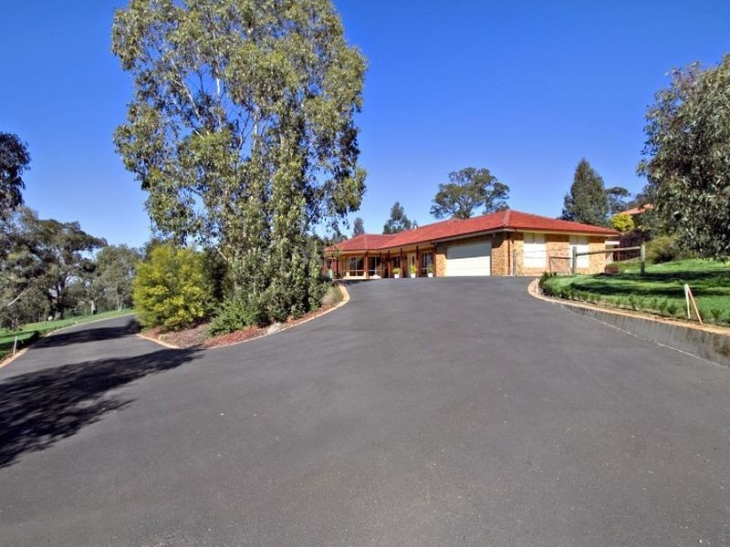 107 Dolomite Rise, Hidden Valley VIC 3756