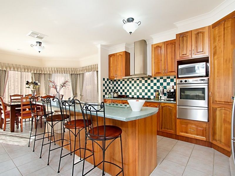 10 Morris Court, Kilmore VIC 3764