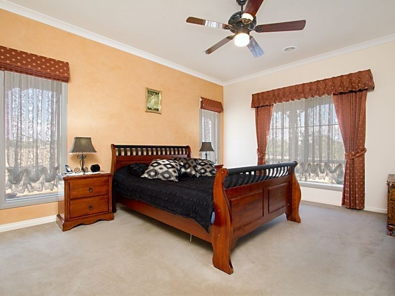 10 Morris Court, Kilmore VIC 3764