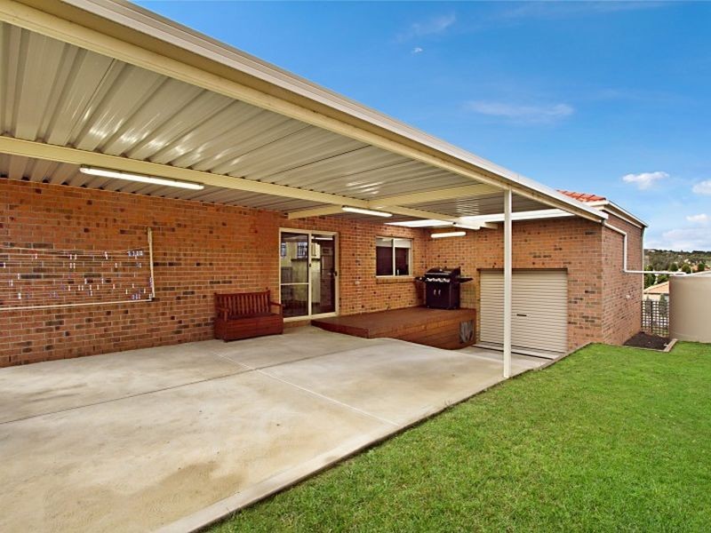 5 St Andrews Close, Hidden Valley VIC 3756