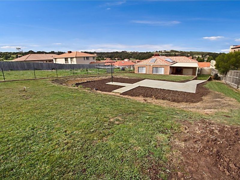 5 St Andrews Close, Hidden Valley VIC 3756
