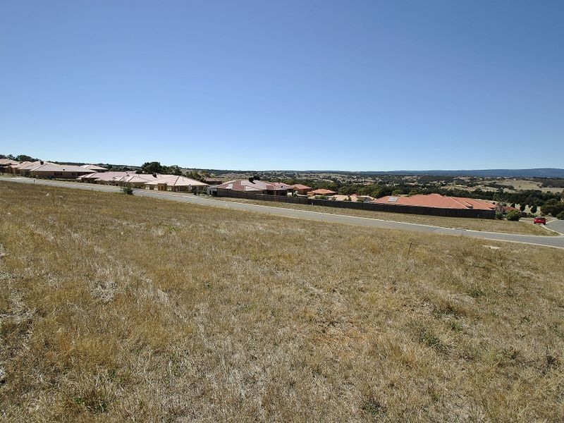 26 Carmelo Court, Hidden Valley VIC 3756