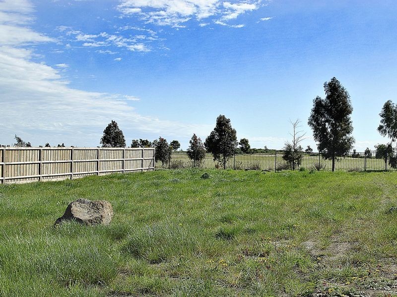 22 Mandalay Circuit, Beveridge VIC 3753