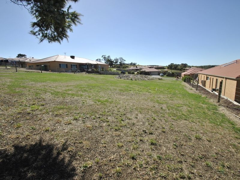 31 Carmelo Court, Hidden Valley VIC 3756