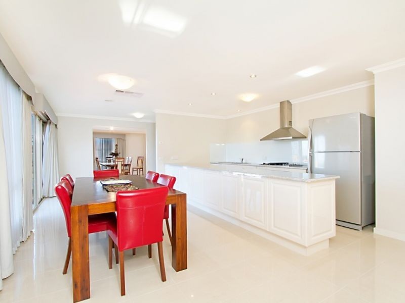 9 Craig Parry Drive, Hidden Valley VIC 3756