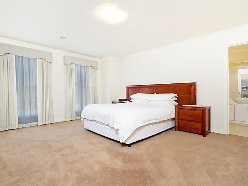 9 Craig Parry Drive, Hidden Valley VIC 3756